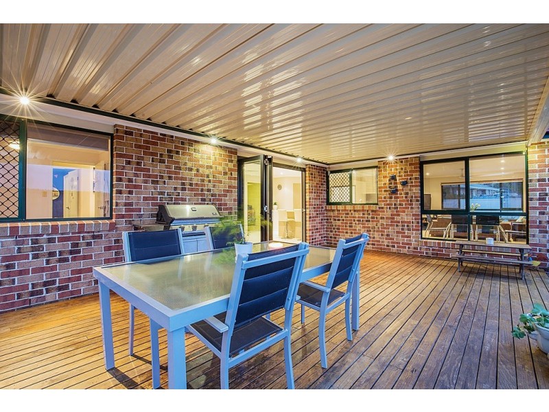 4 Harwood Place, Maudsland QLD 4210