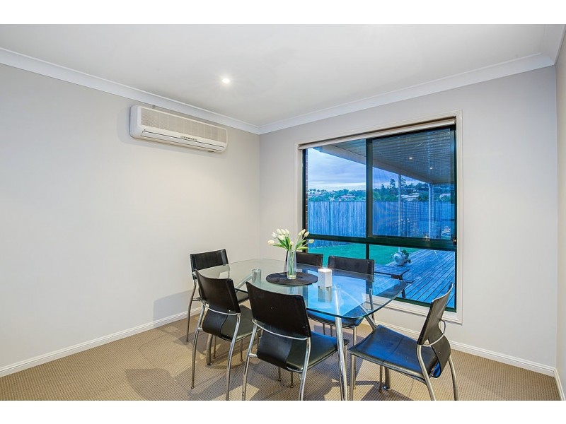 4 Harwood Place, Maudsland QLD 4210