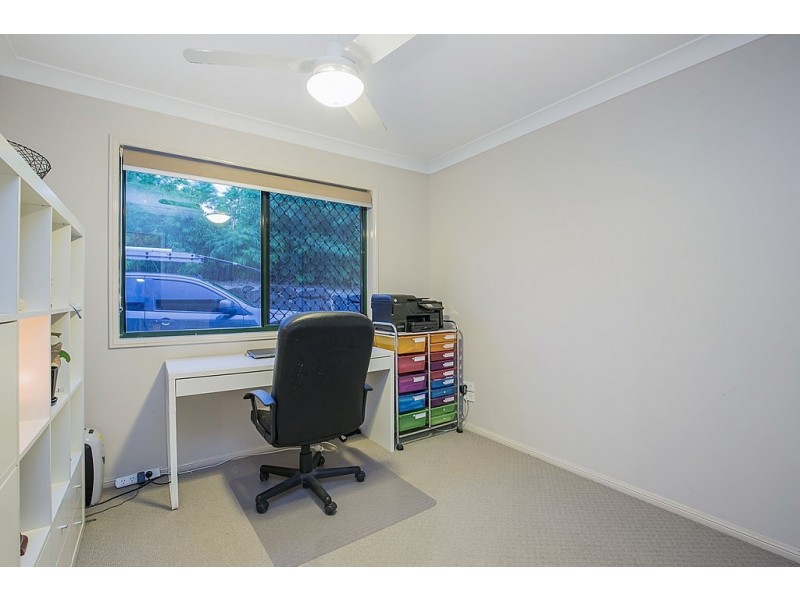 4 Harwood Place, Maudsland QLD 4210