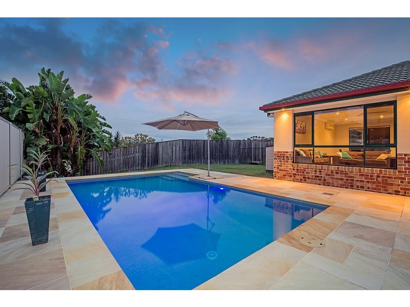 4 Harwood Place, Maudsland QLD 4210