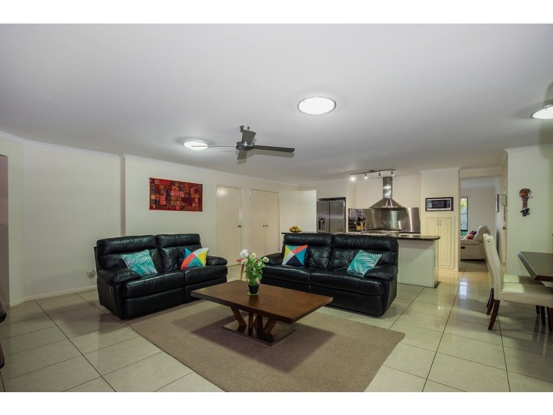 4 Fitzgerald Close, Maudsland QLD 4210