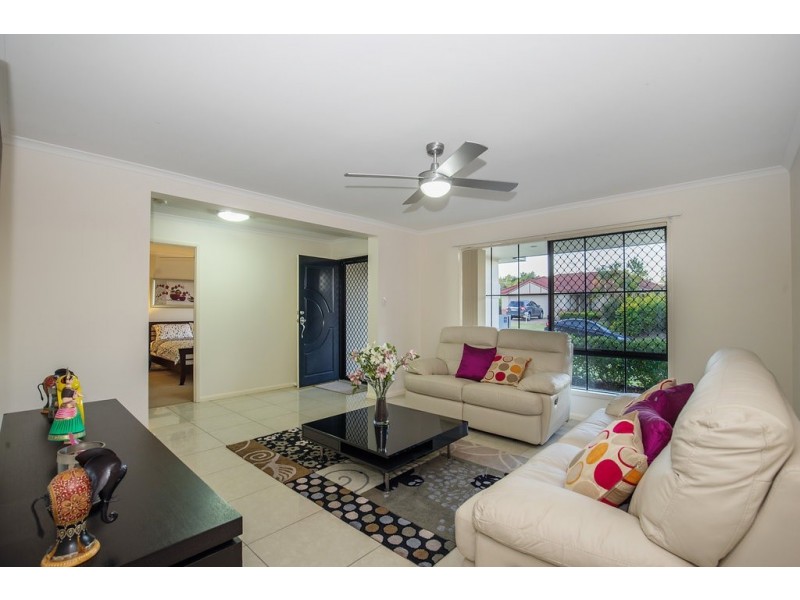 4 Fitzgerald Close, Maudsland QLD 4210