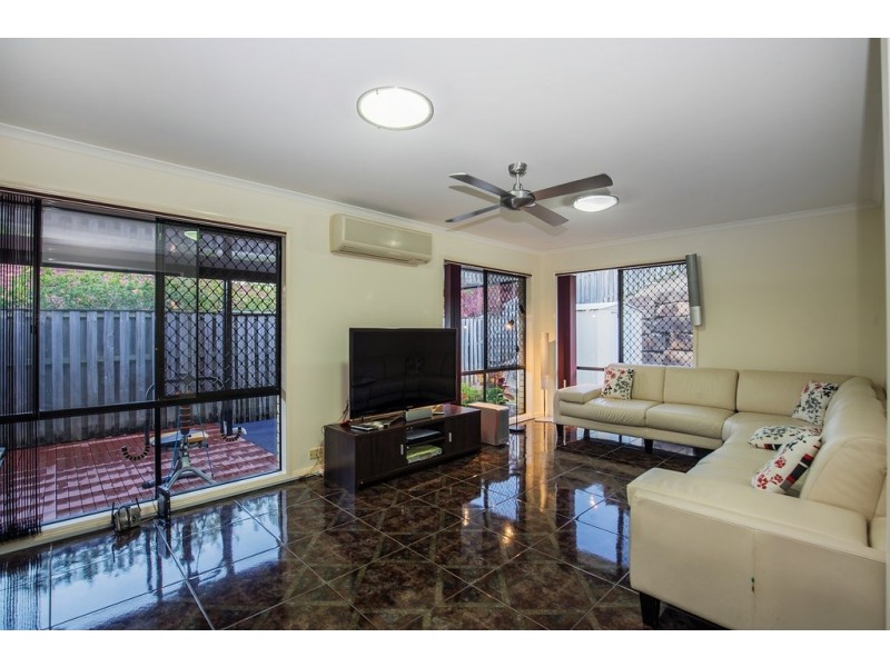 4 Fitzgerald Close, Maudsland QLD 4210