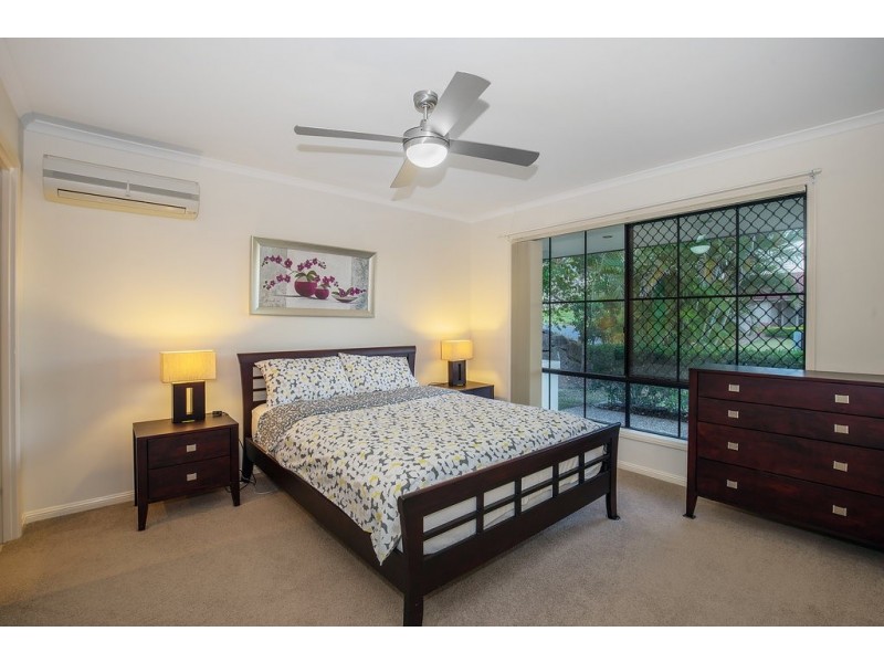 4 Fitzgerald Close, Maudsland QLD 4210