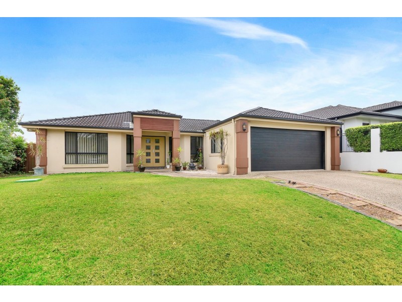 4 Saint Maarten Crescent, Oxenford QLD 4210