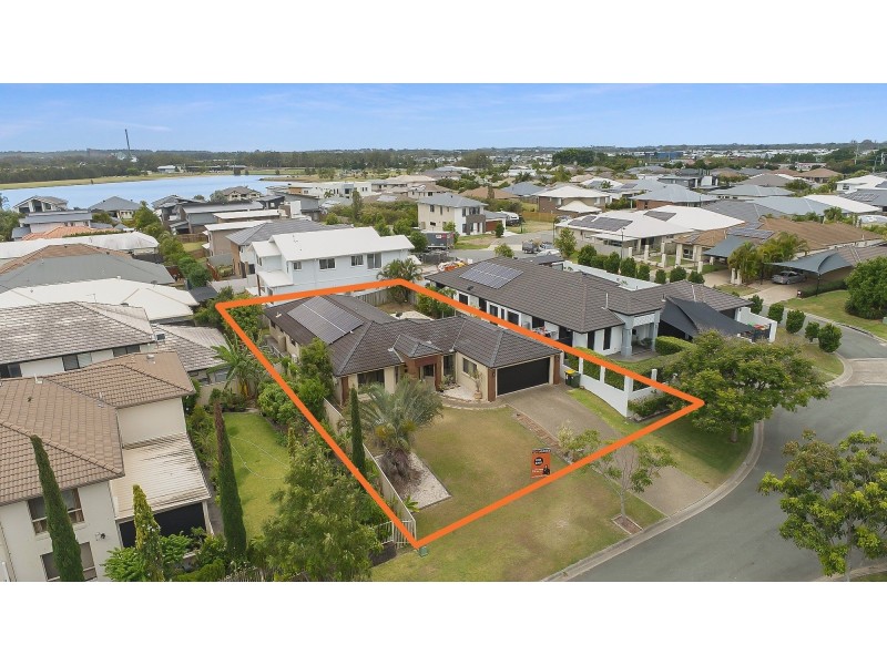 4 Saint Maarten Crescent, Oxenford QLD 4210