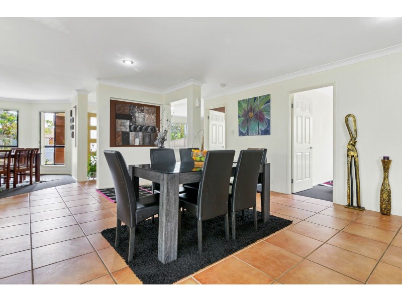 4 Saint Maarten Crescent, Oxenford QLD 4210