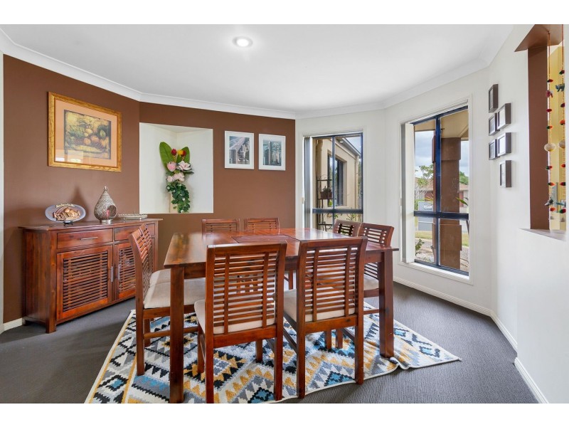 4 Saint Maarten Crescent, Oxenford QLD 4210