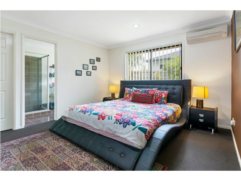 4 Saint Maarten Crescent, Oxenford QLD 4210