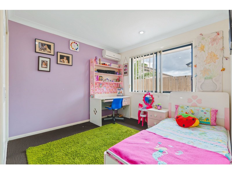 4 Saint Maarten Crescent, Oxenford QLD 4210