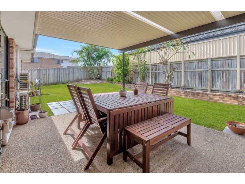 4 Saint Maarten Crescent, Oxenford QLD 4210