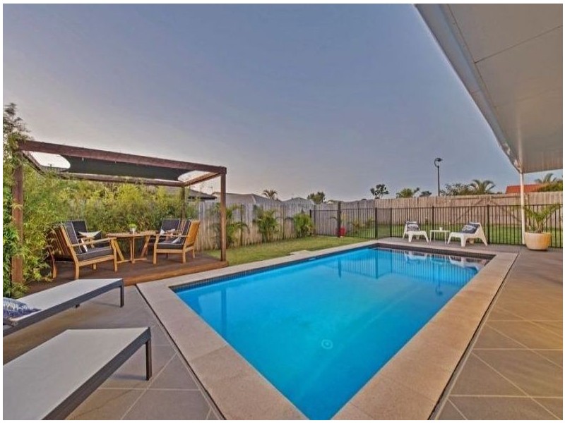 15 Meadow Way, Upper Coomera QLD 4209