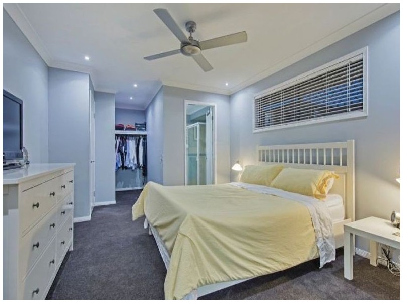 15 Meadow Way, Upper Coomera QLD 4209