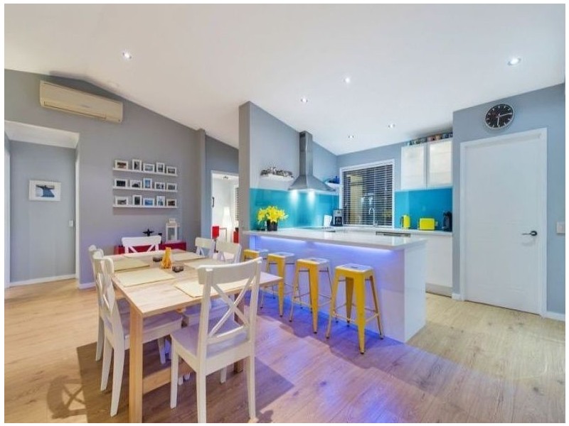 15 Meadow Way, Upper Coomera QLD 4209