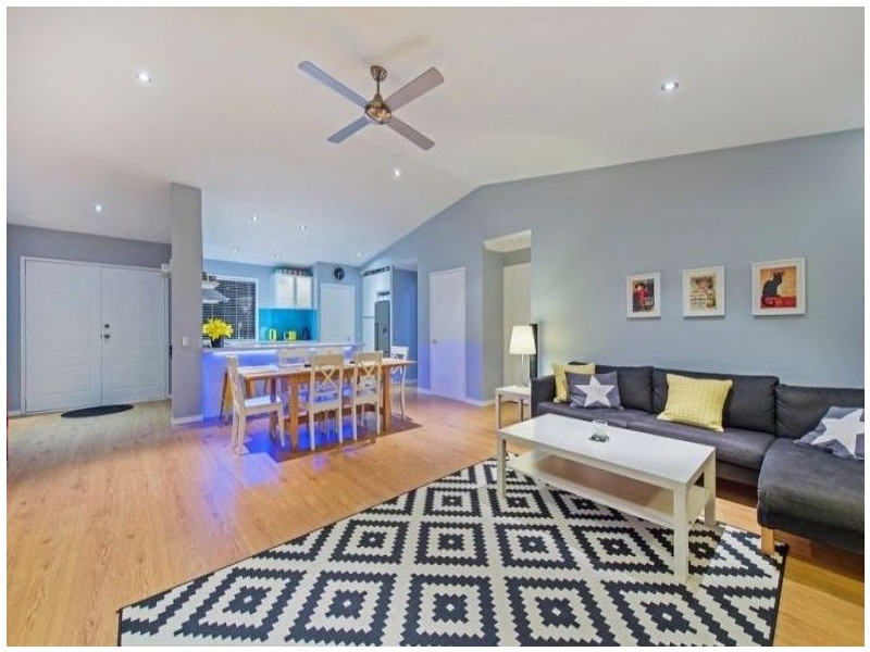 15 Meadow Way, Upper Coomera QLD 4209