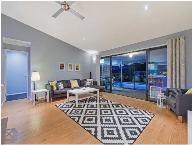 15 Meadow Way, Upper Coomera QLD 4209