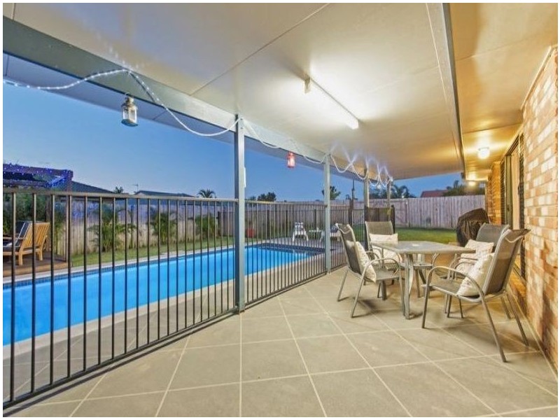 15 Meadow Way, Upper Coomera QLD 4209