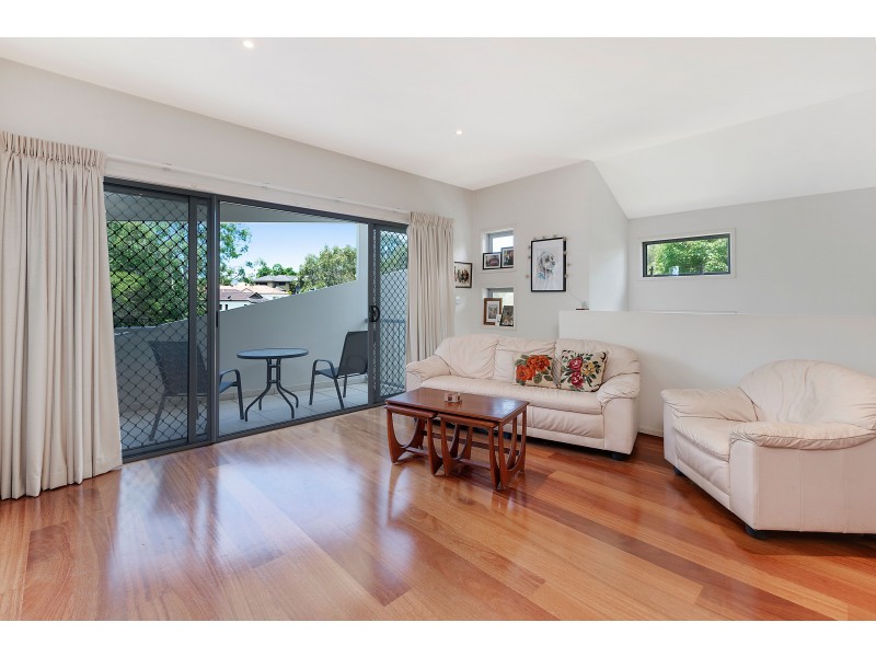 4/9 Lantau Crescent, Varsity Lakes QLD 4227