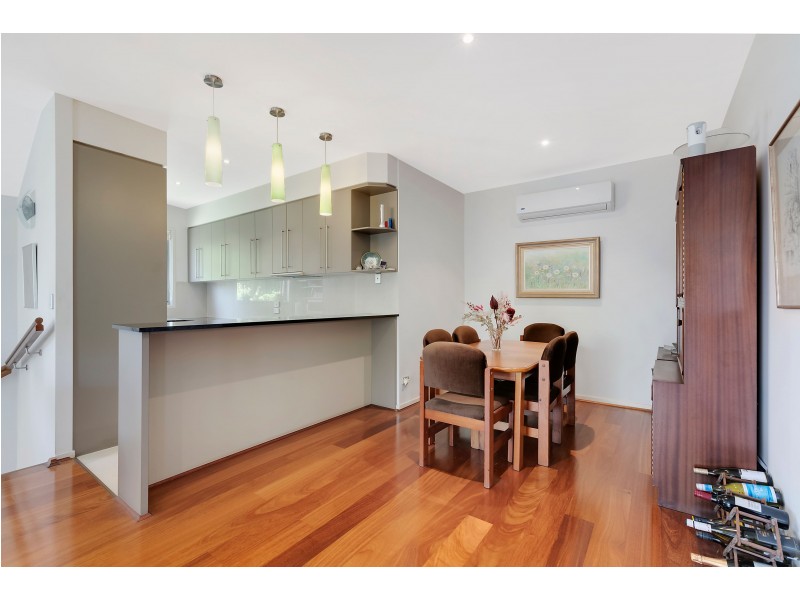 4/9 Lantau Crescent, Varsity Lakes QLD 4227