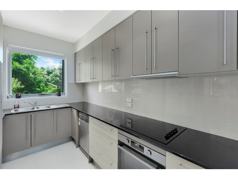 4/9 Lantau Crescent, Varsity Lakes QLD 4227