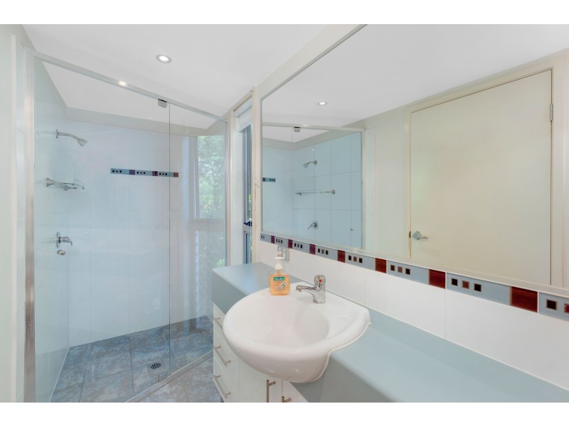 4/9 Lantau Crescent, Varsity Lakes QLD 4227