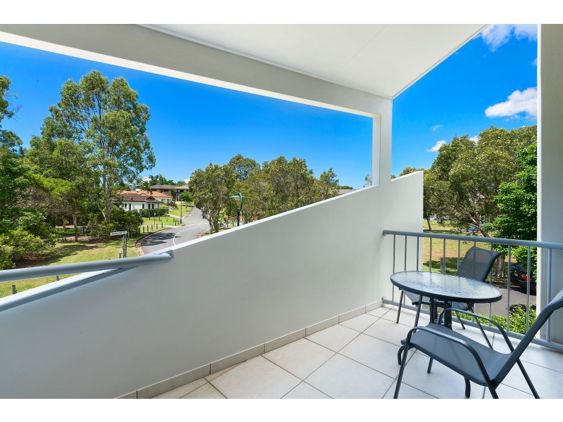 4/9 Lantau Crescent, Varsity Lakes QLD 4227