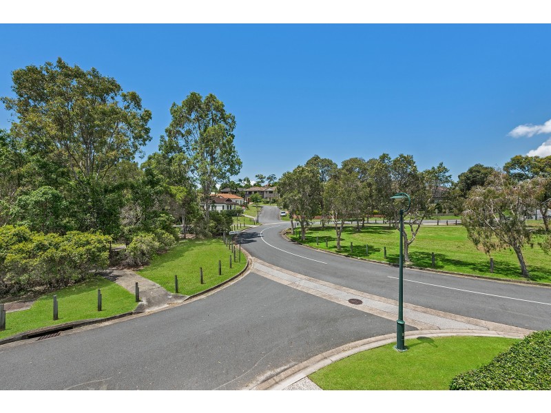 4/9 Lantau Crescent, Varsity Lakes QLD 4227
