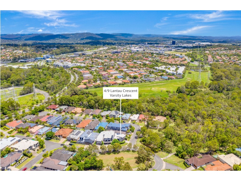 4/9 Lantau Crescent, Varsity Lakes QLD 4227