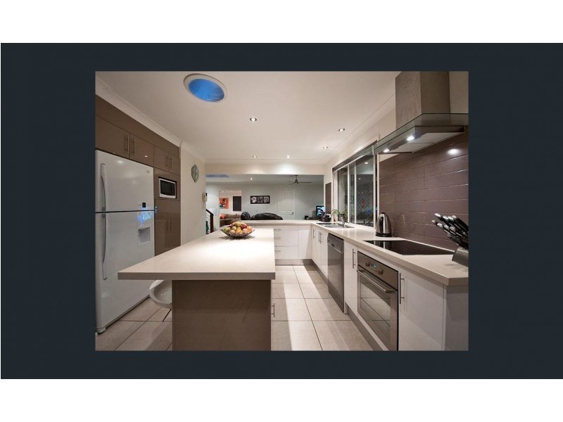 7 Berkley Court, Highland Park QLD 4211