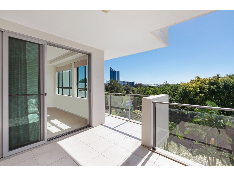 209/2-4 Riverwalk Avenue, Robina QLD 4226