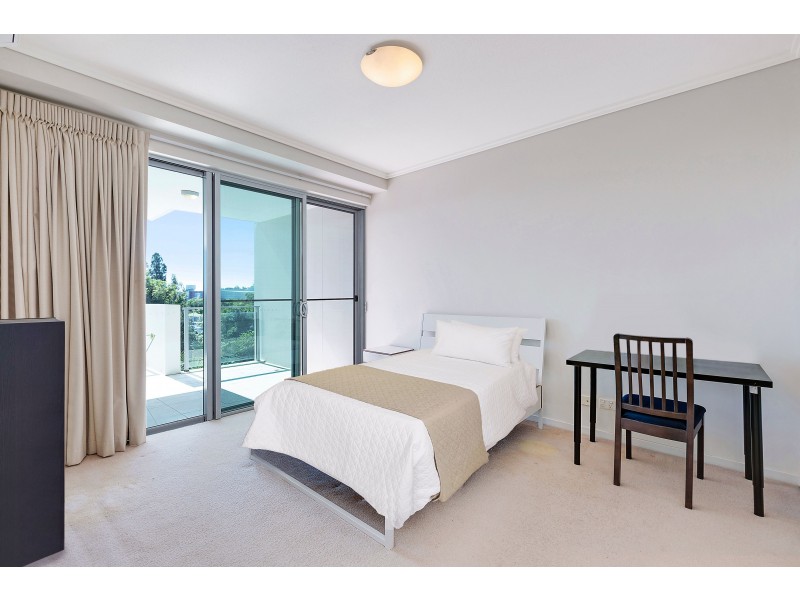 209/2-4 Riverwalk Avenue, Robina QLD 4226