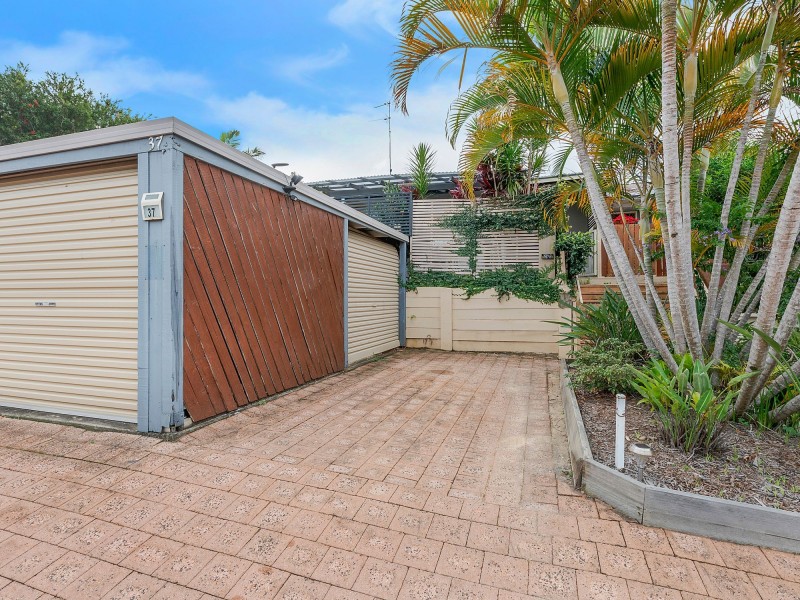 37/63 Olsen Avenue, Labrador QLD 4215