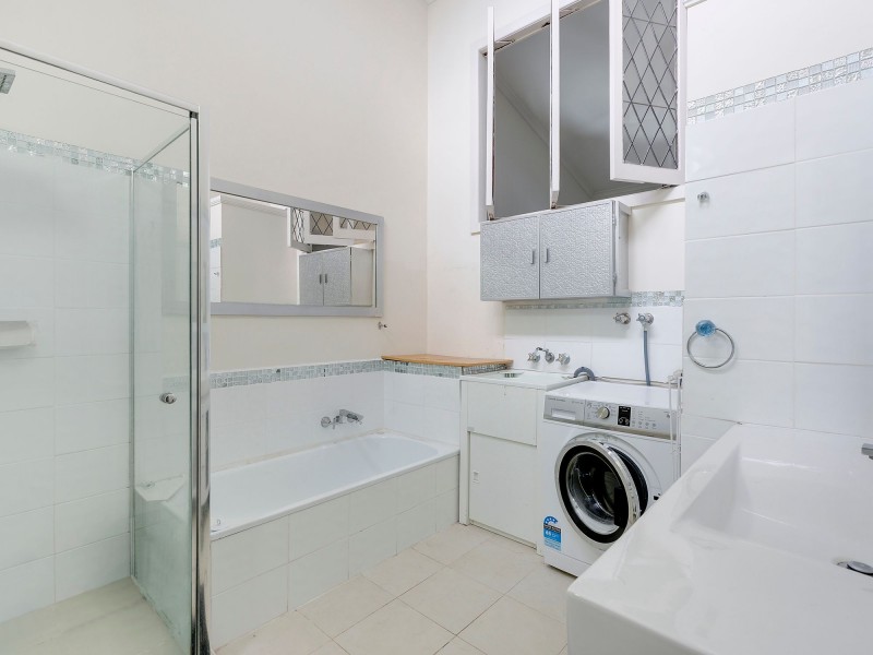 37/63 Olsen Avenue, Labrador QLD 4215