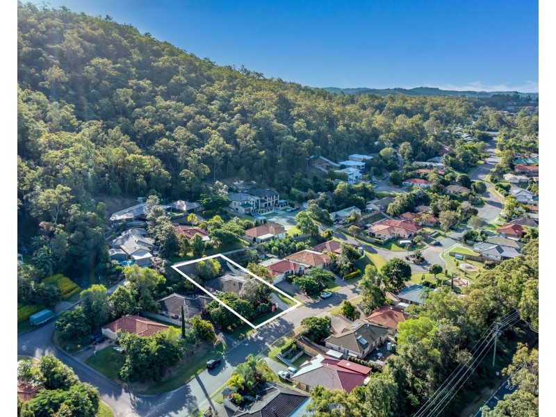 35 Davis Cup Court, Oxenford QLD 4210