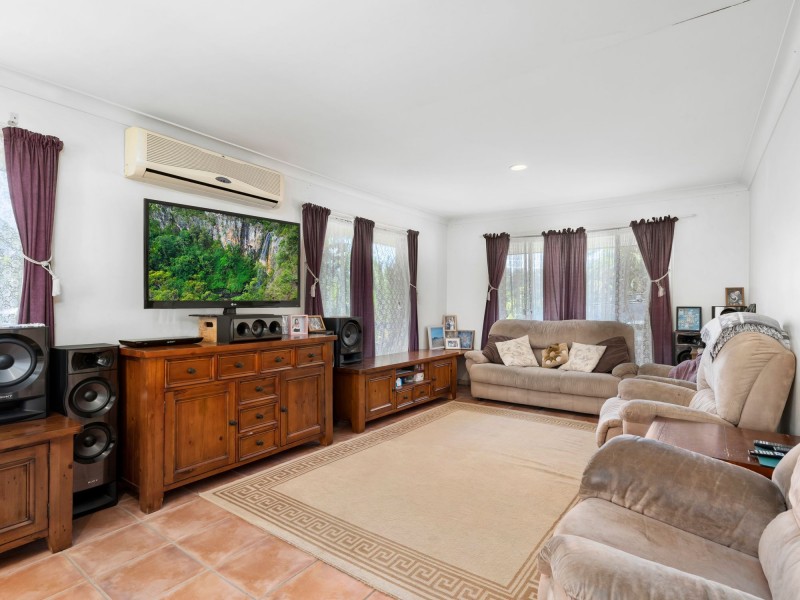 1 Barrs Avenue, Oxenford QLD 4210