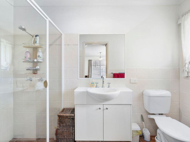 1 Barrs Avenue, Oxenford QLD 4210