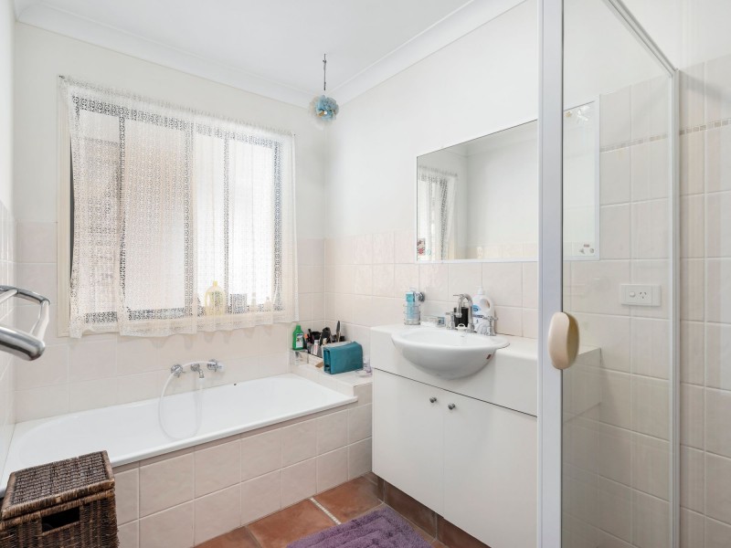 1 Barrs Avenue, Oxenford QLD 4210