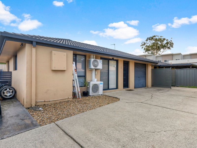 1/4 Ruth Anne Close, Labrador QLD 4215
