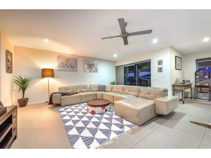 4 Allington Circuit, Maudsland QLD 4210