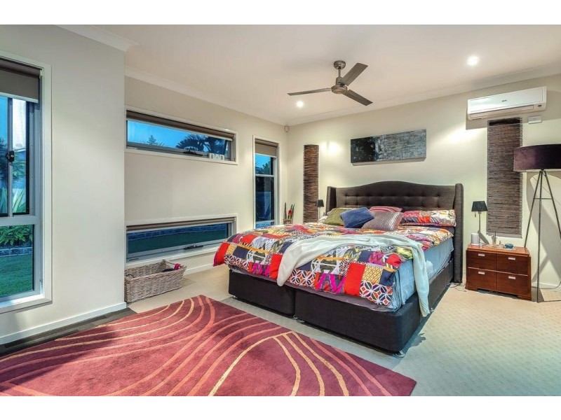 4 Allington Circuit, Maudsland QLD 4210