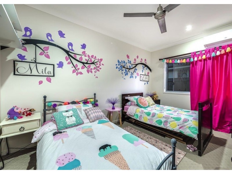 4 Allington Circuit, Maudsland QLD 4210