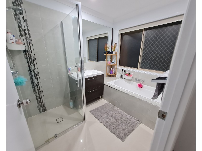 20 Nicola Way, Upper Coomera QLD 4209