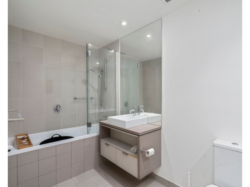 121/60 Riverwalk Avenue, Robina QLD 4226