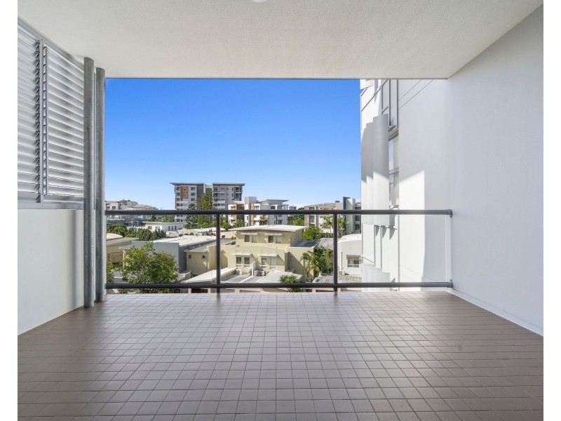121/60 Riverwalk Avenue, Robina QLD 4226