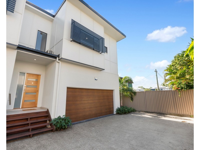 2/4 Meyer Street, Southport QLD 4215