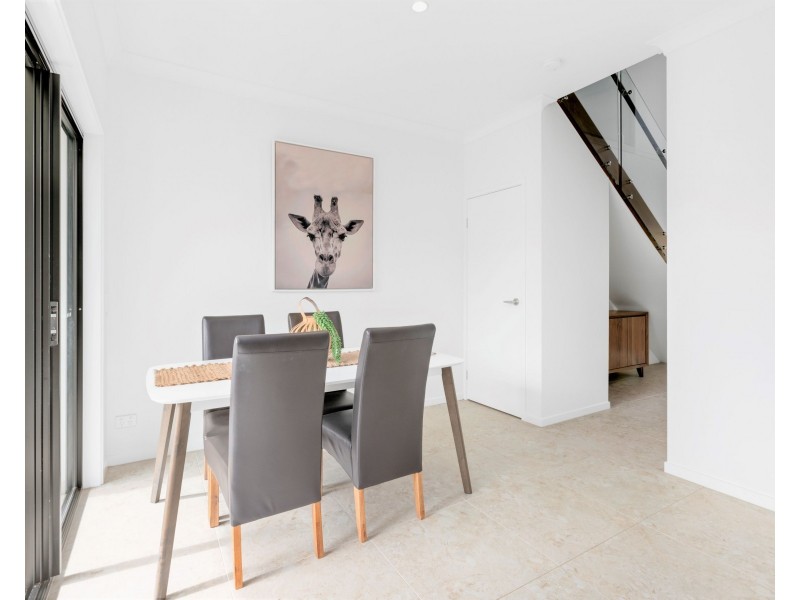 2/4 Meyer Street, Southport QLD 4215