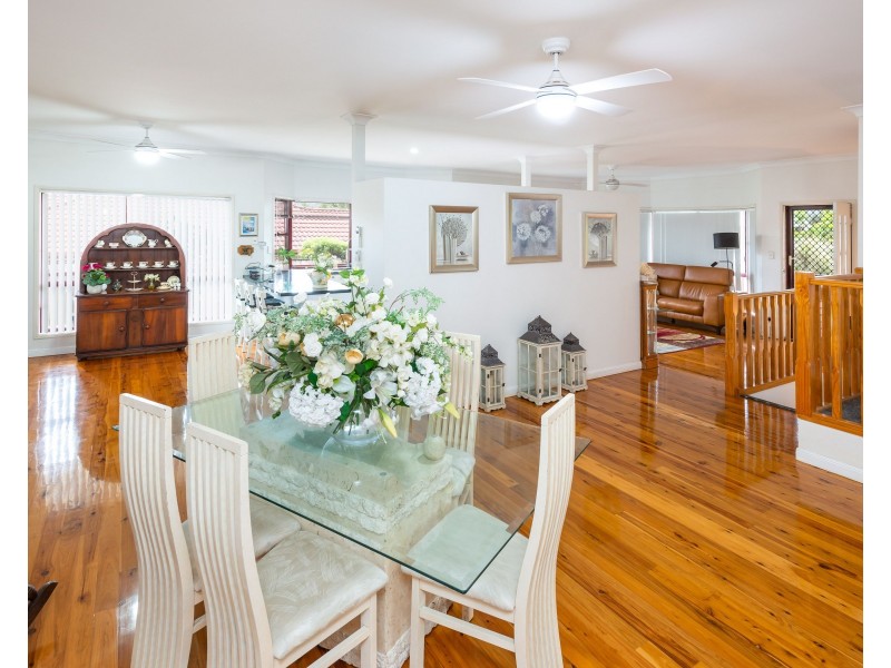 47 Barrs Ave, Oxenford QLD 4210