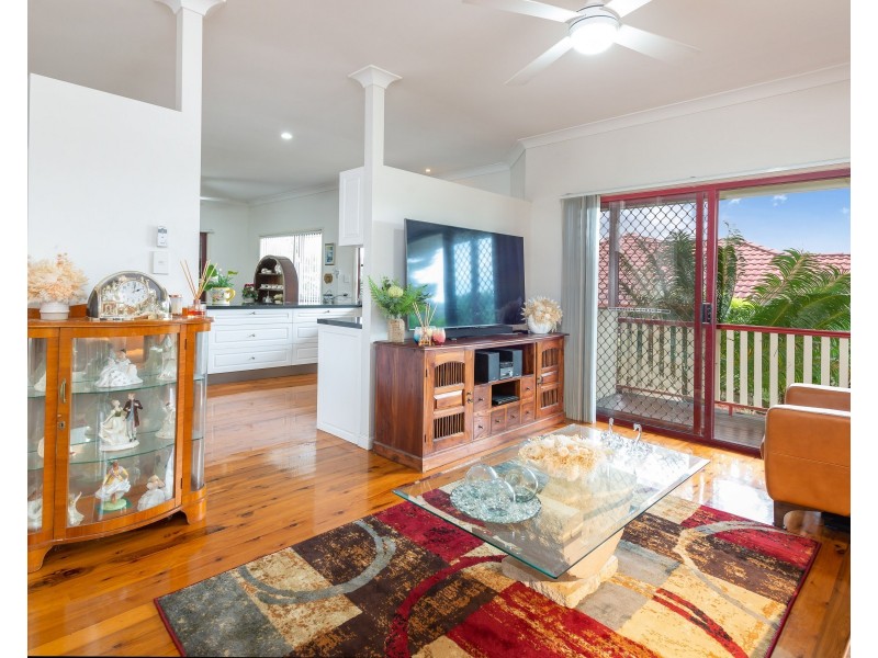 47 Barrs Ave, Oxenford QLD 4210