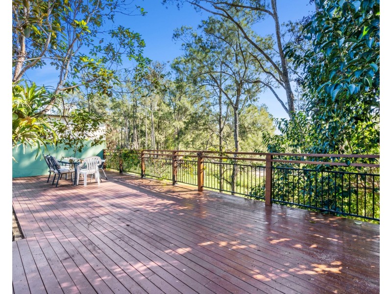 8 Silverpine Crescent, Oxenford QLD 4210