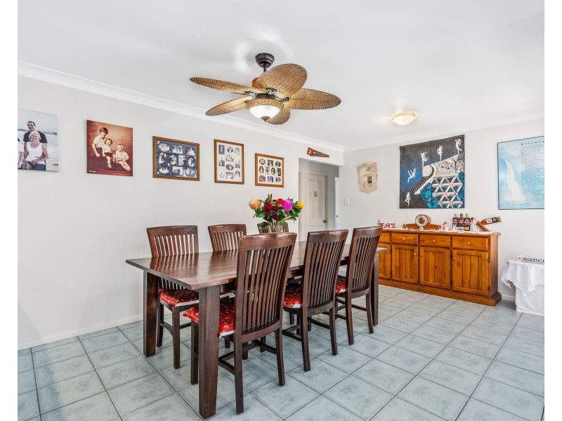 8 Silverpine Crescent, Oxenford QLD 4210